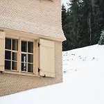 Halwina Hideaway