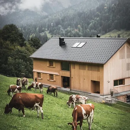 Halwina Hideaway דירה